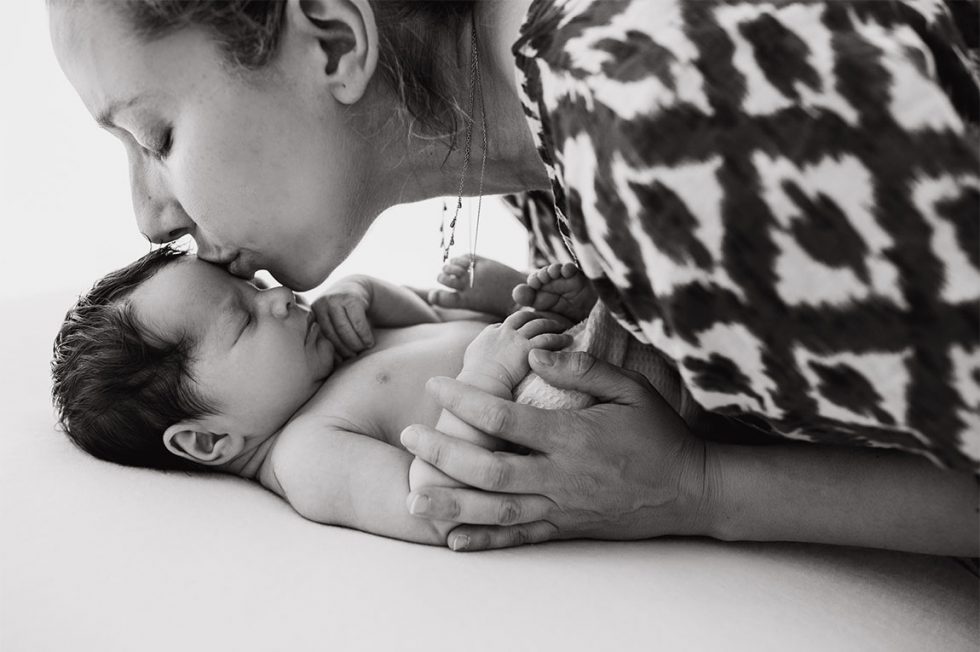 fotografia recien nacido con su madre